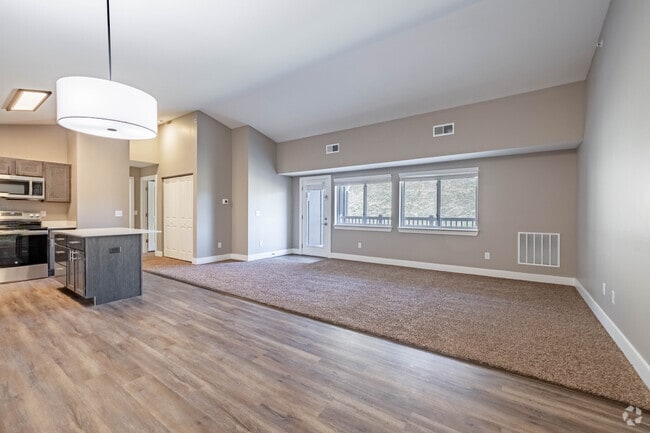 2BR, 2BA - 1,125SF - Living Room