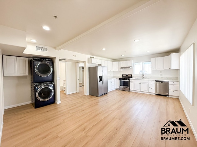 1421 Centinela Ave unit B, Santa Monica, CA 90404 - photo 3