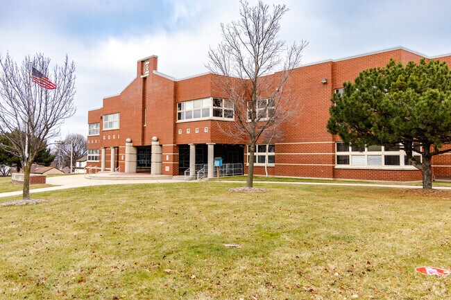 Lincoln Elementary is a public elementary school in Cudahy, WI.