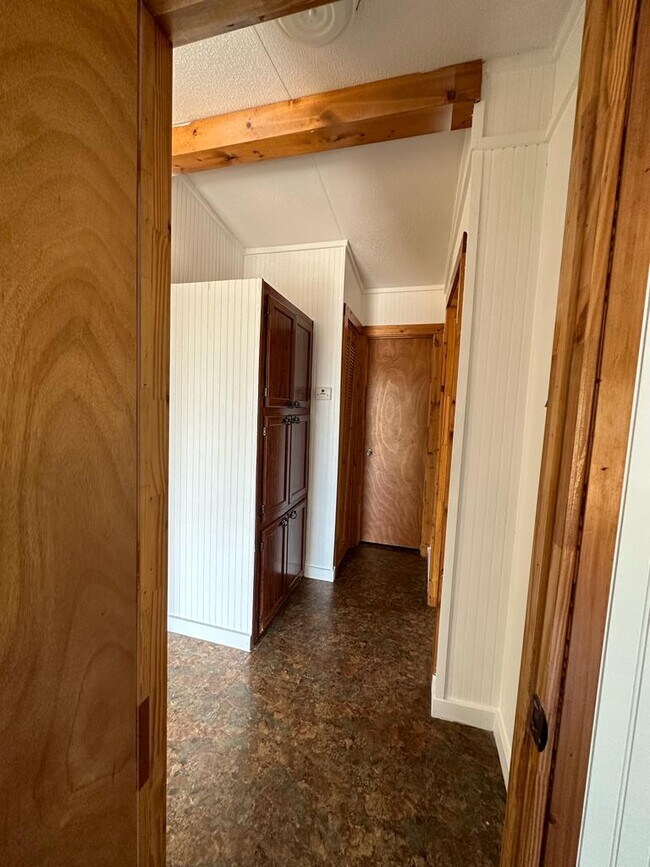 1010 Grandview Dr unit A, San Marcos, TX 78666 - photo 2