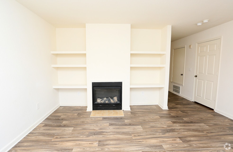 Broad Pointe, Manassas, VA 20109 - photo 1