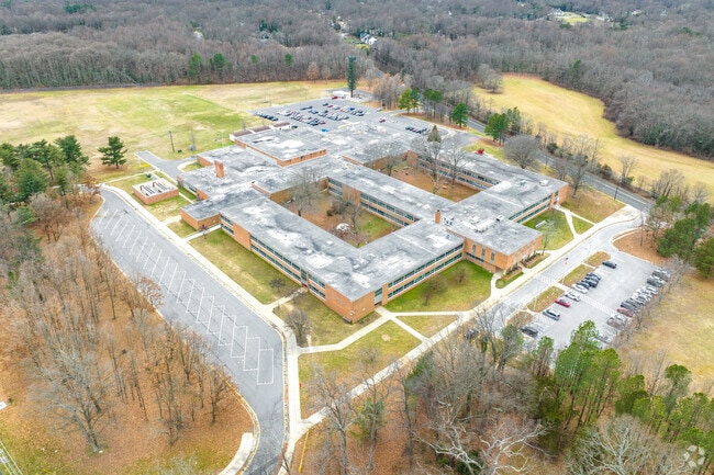 Annapolis Middle School in Annapolis helps students foster a love for knowledge.