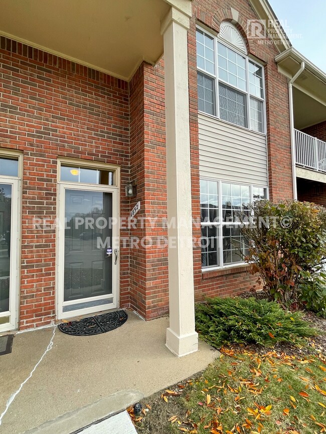 1852 Flagstone Cir unit 52, Rochester, MI 48307 - photo 4