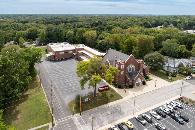 Holy Cross Lutheran School focuses on core subjects like science.