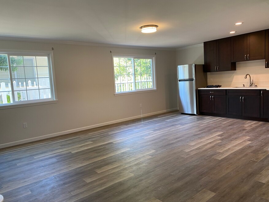 1253 Ekaha Ave, Honolulu, HI 96816 - photo 1