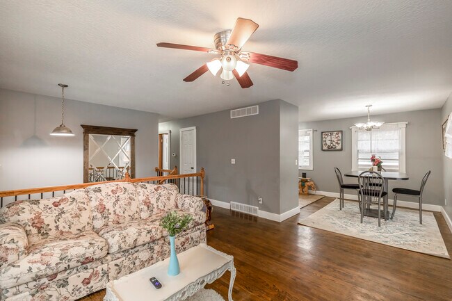 14627 E 36th St S, Independence, MO 64055 - photo 5