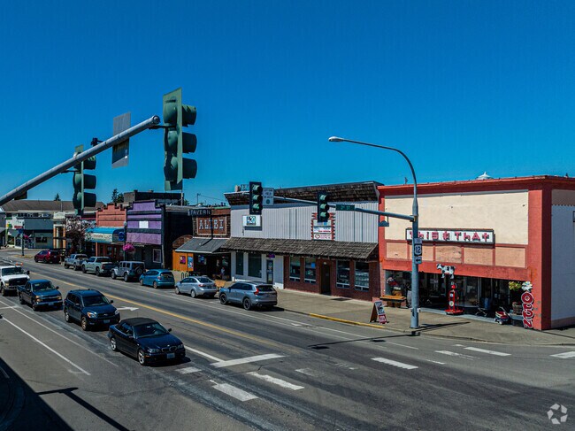 Nearby Elma has some retail and shopping opportunities.
