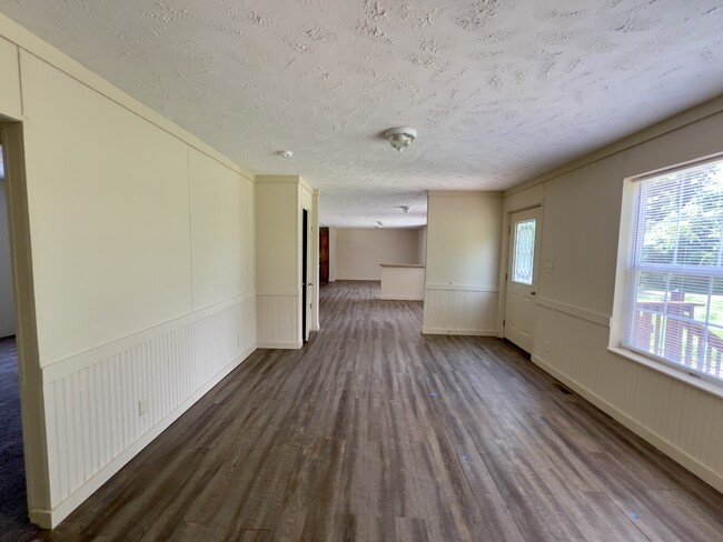 1143 Spurlock Dr, Cookeville, TN 38506 - photo 3