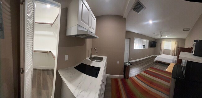 880 NW 72nd Terrace unit Scott, Plantation, FL 33317 - photo 4