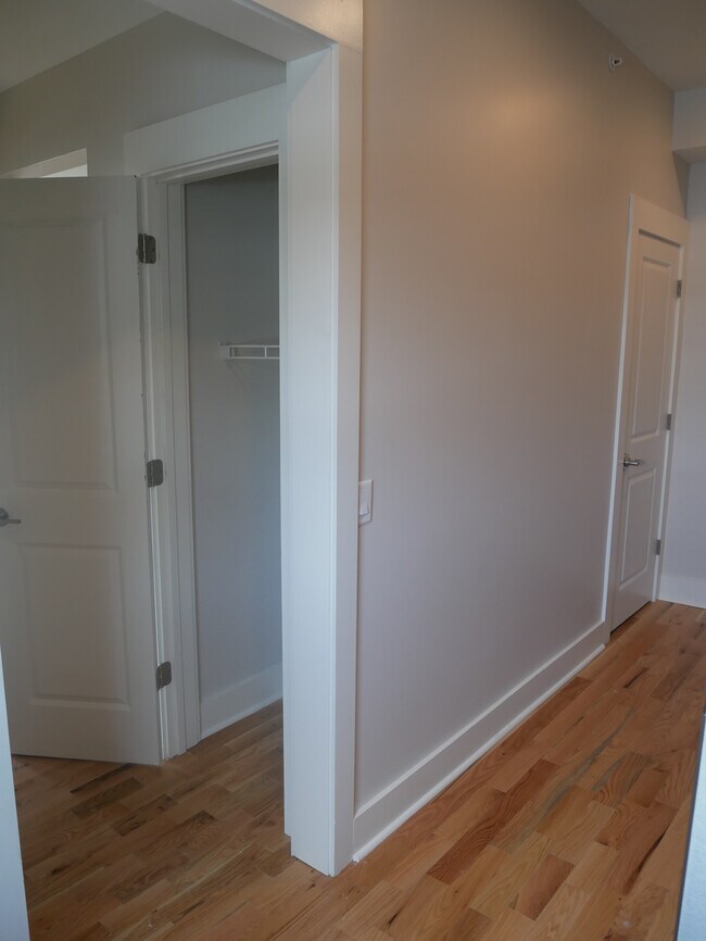 3113 Warsaw Ave unit 201, Cincinnati, OH 45205 - photo 6