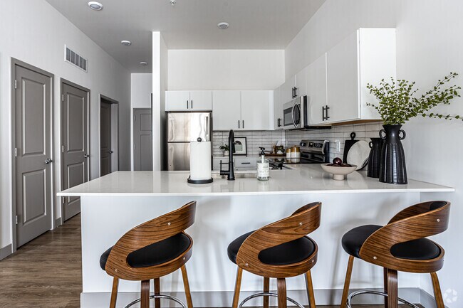 Converge KC Uptown, Kansas City, MO 64111 - photo 5