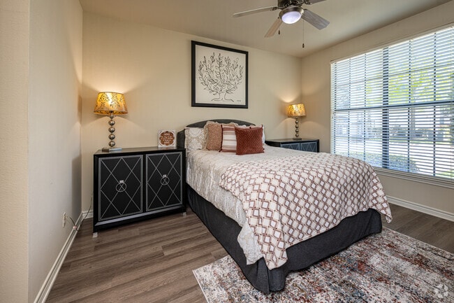 2BR, 2BA - 1,242SF - Primary Bedroom