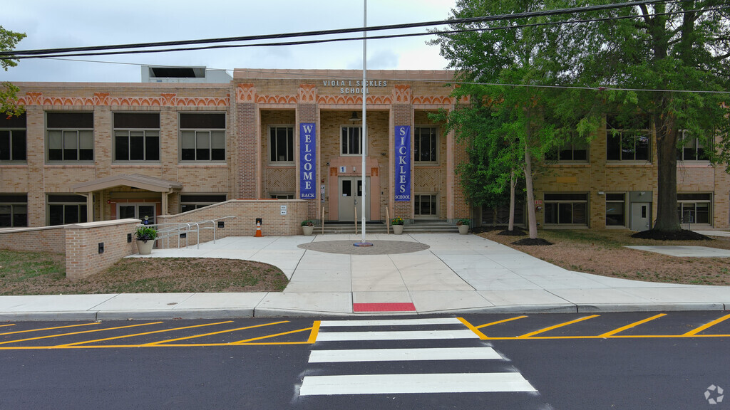 Viola L. Sickles School serves students throughout Fair Haven, NJ from preschool to third grade.