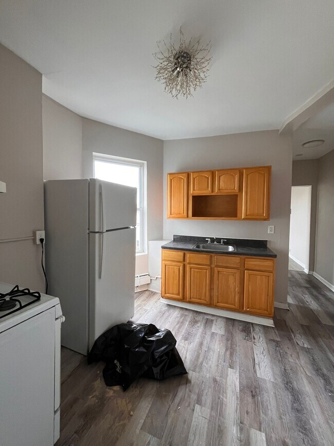 170 Delaware Ave unit 3, Jersey City, NJ 07306 - photo 2
