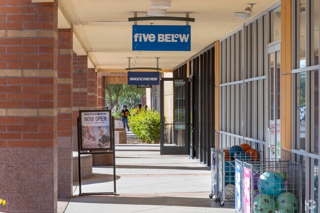 A few minutes from Central Ridge, Chandler Festival Shopping Center has many big brand.