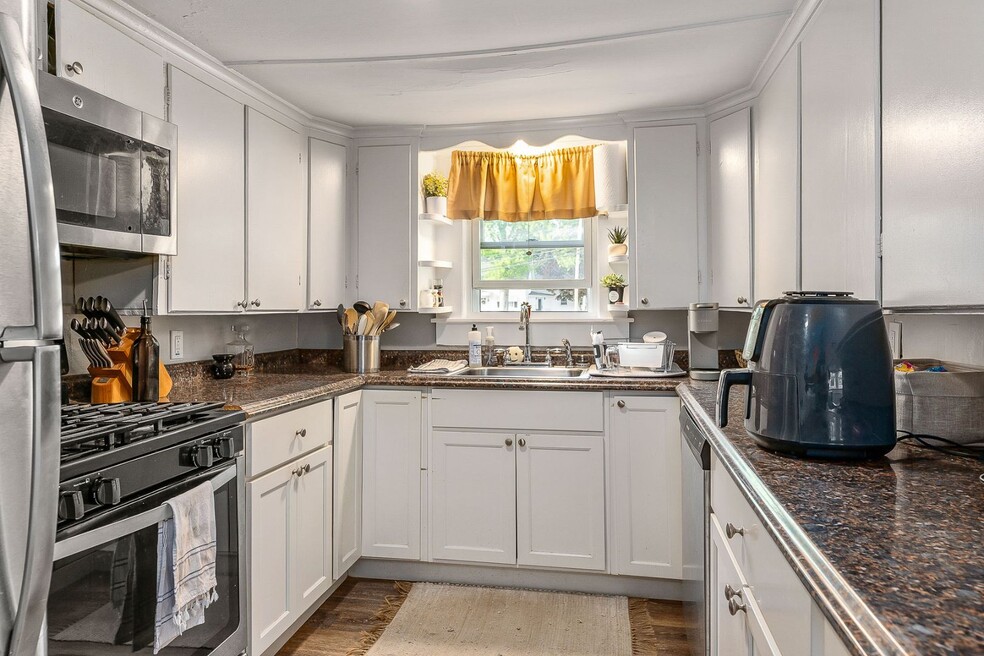 3 Dodge St, Rochester, NH 03867 - photo 1