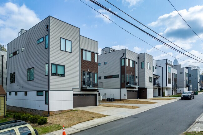 Large single-family homes are available in Third Ward.