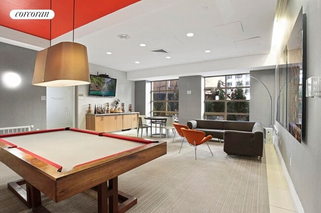 41-18 Crescent St, Queens, NY 11101 - photo 6