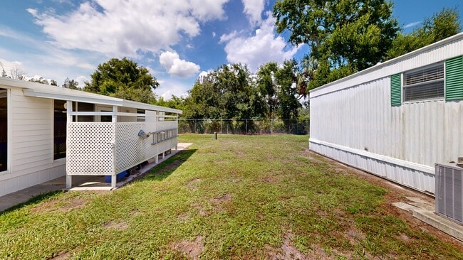 1710 7th St SW unit 82, Ruskin, FL 33570 - photo 3