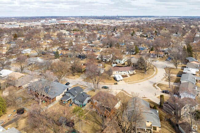 Mockingbird Hills West is a located near interstate 80 and makes for a quick commute to work.