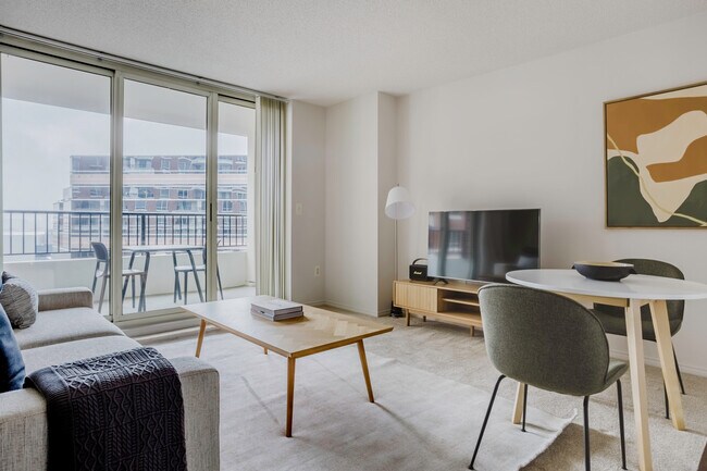 850 N Randolph St unit FL19-ID8612A, Arlington, VA 22203 - photo 4