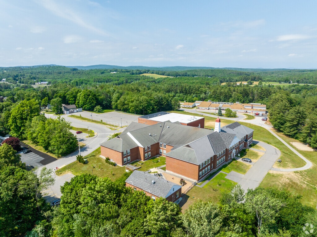 Pittsfield High School in Pittsfield serves grades 9-12.
