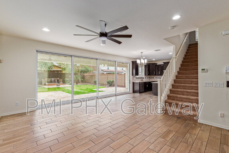 735 E Constance Way, Phoenix, AZ 85042 - photo 1