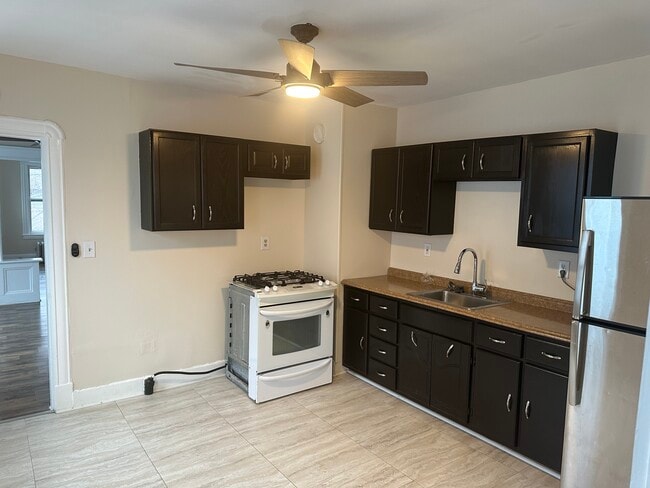 66 Rochelle St unit 66 Rochelle St., Springfield, MA 01109 - photo 3