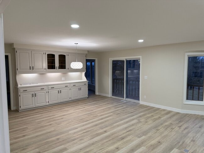 5500 Vagabond Ln N, Plymouth, MN 55446 - photo 4