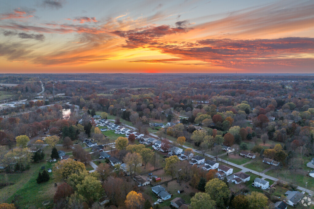 In the Middlebury neighborhood you can easily catch lots of beautiful sunsets.