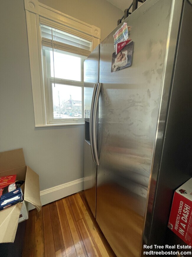 124 Lowell St, Somerville, MA 02143 - photo 6