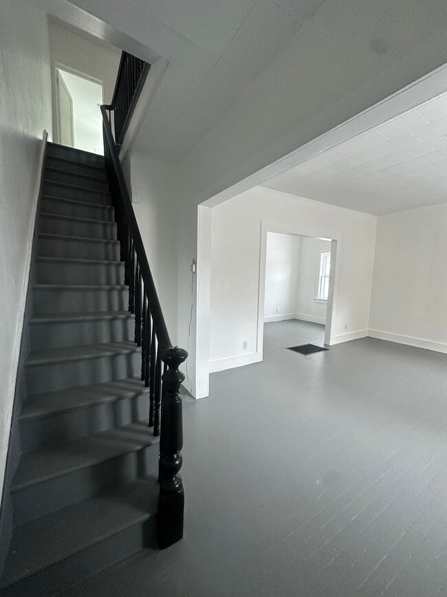 9 N Water St, Poughkeepsie, NY 12601 - photo 3