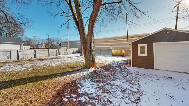 21878 Grandy St, Clinton Township, MI 48035 - photo 3