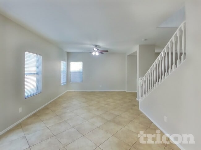 9526 N 81st Dr, Peoria, AZ 85345 - photo 4