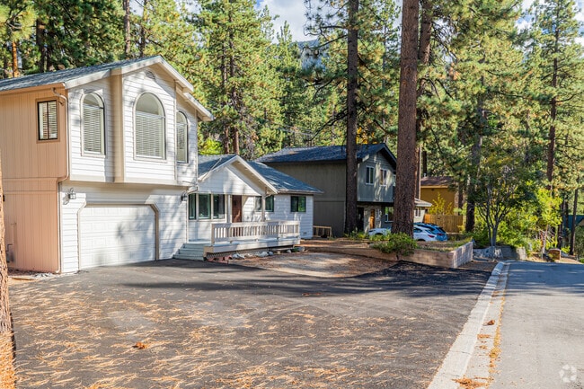 The base of Kingsbury hosts a traditional subdivision with a variety of homes.