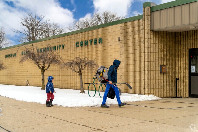 Lincoln Park residents have access to the local community center for hockey.