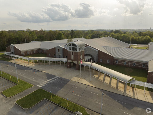 Meadowview Elementary School in Alabaster, Alabama, promotes education and community.