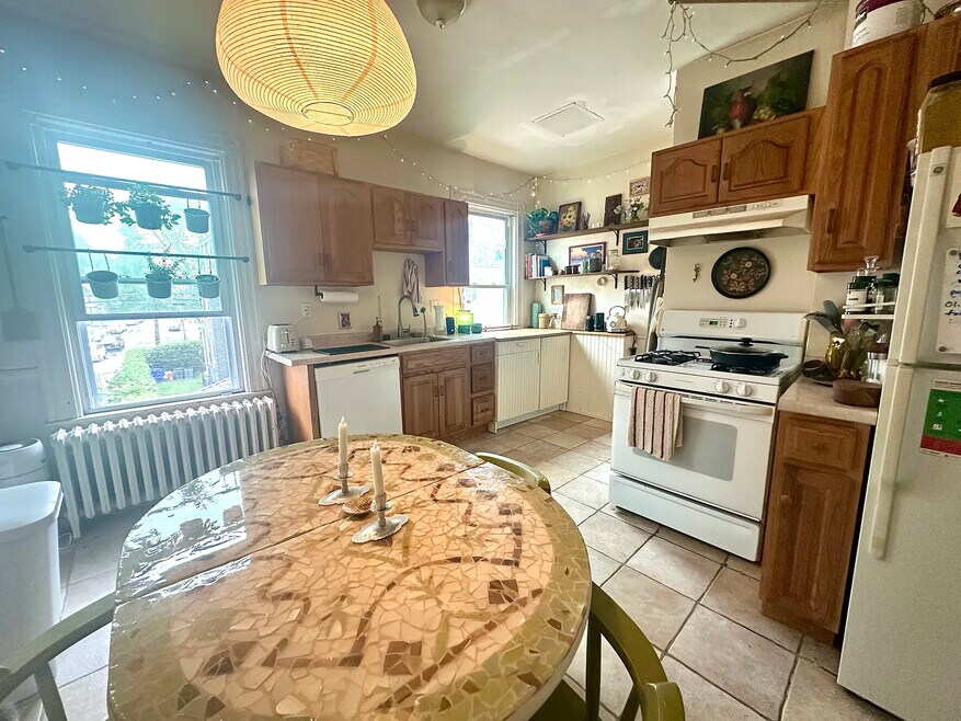 66 Fairbanks St unit 3, Brighton, MA 02135 - photo 1