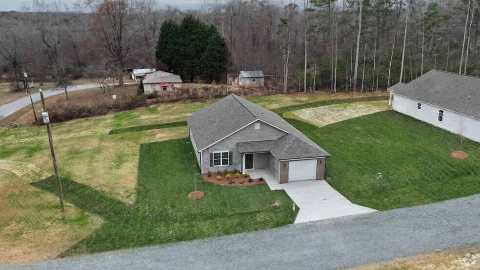 2612 Stone Garden Dr, Walkertown, NC 27051 - photo 2