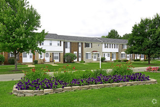 37118 Camelot Dr, Sterling Heights, MI 48312