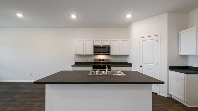 153 Balmorhea St, Kyle, TX 78640 - photo 6