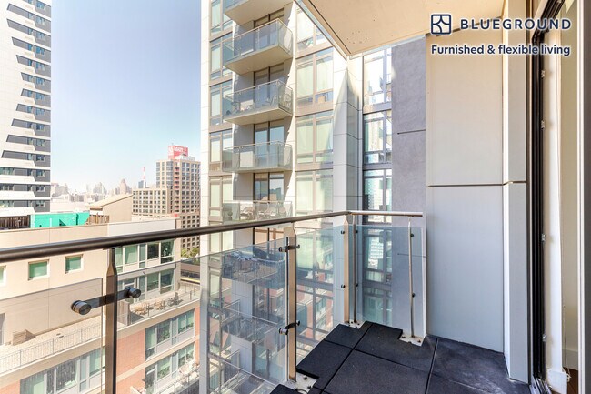 42-10 27th St unit FL13-ID1767, Long Island City, NY 11101 - photo 6