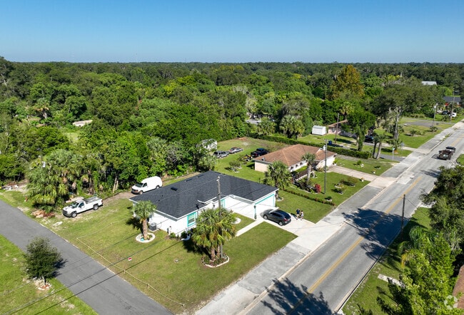 Remodeled homes from the 1980s line the streets of DeLand Southwest.
