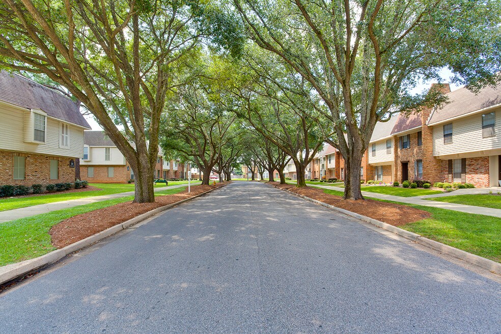 The Estates At Lafayette Square 900 Downtowner Blvd, Mobile, AL