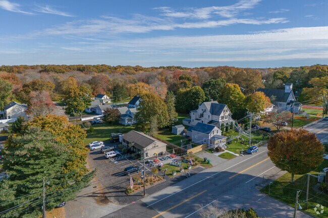 The Rocky Point neighborhood is set between Rocky Point Park and Warwick Neck Avenue.