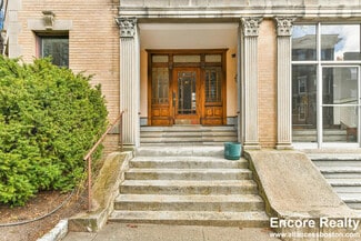 87 Browne St, Brookline, MA 02446