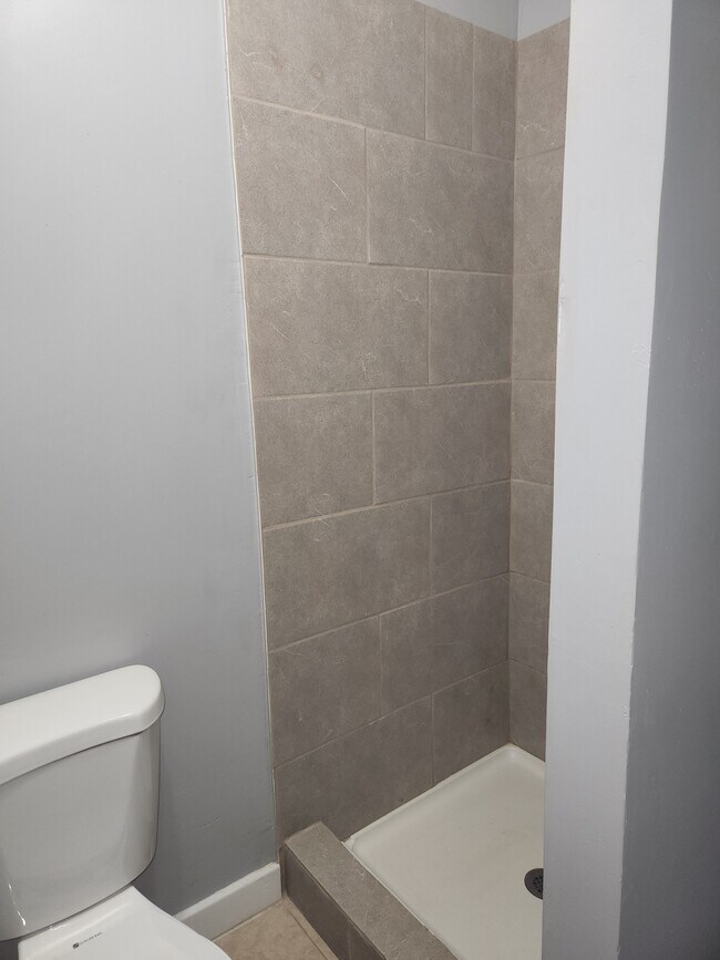 3916 Clark Ave unit 1st Level, Kansas City, MO 64111 - photo 7