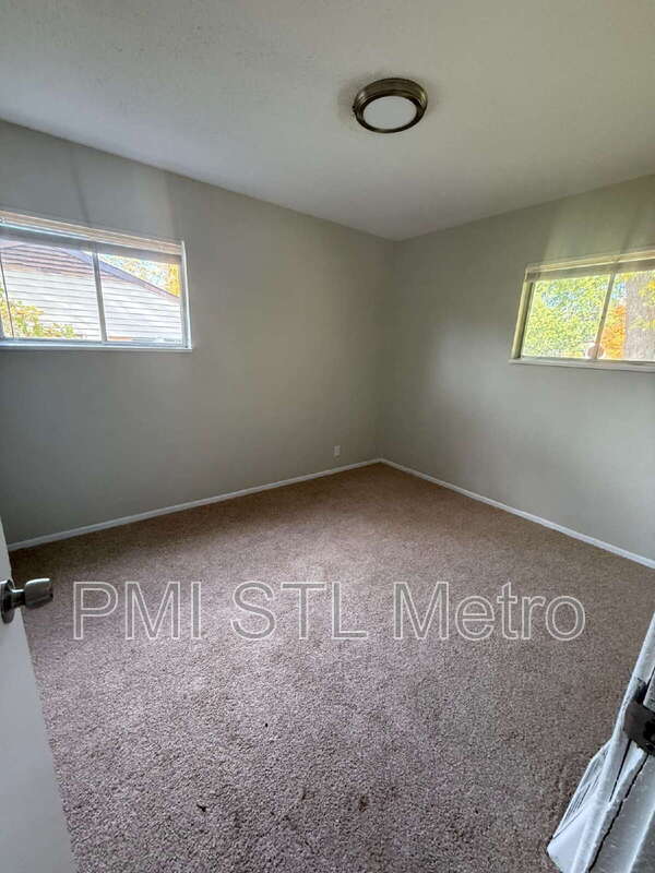 205 Grampian Rd, Saint Louis, MO 63137 - photo 6