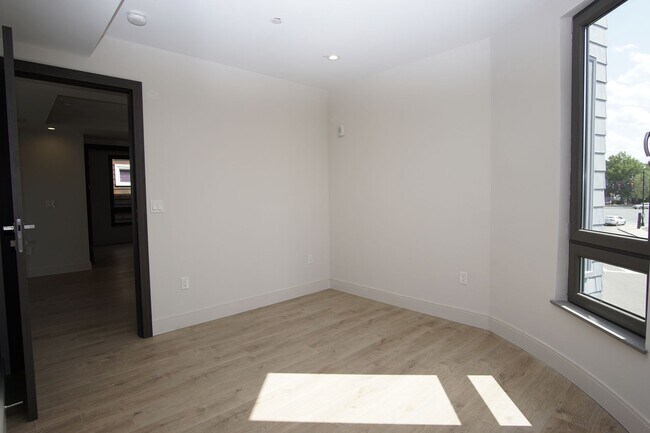 2 Roseclair St unit 1, Dorchester, MA 02125 - photo 5