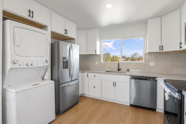 3728 Acacia St unit Building B Unit A, San Diego, CA 92113 - photo 3